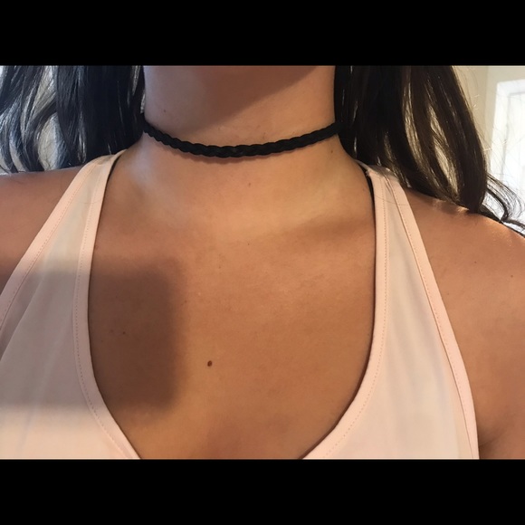 Chokers - Picture 8 of 11